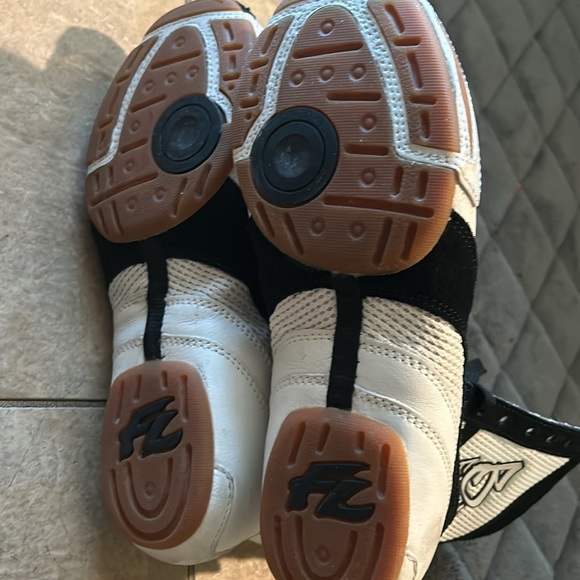 Capezio Frontline B Free Dance Shoe - Picture 5 of 7